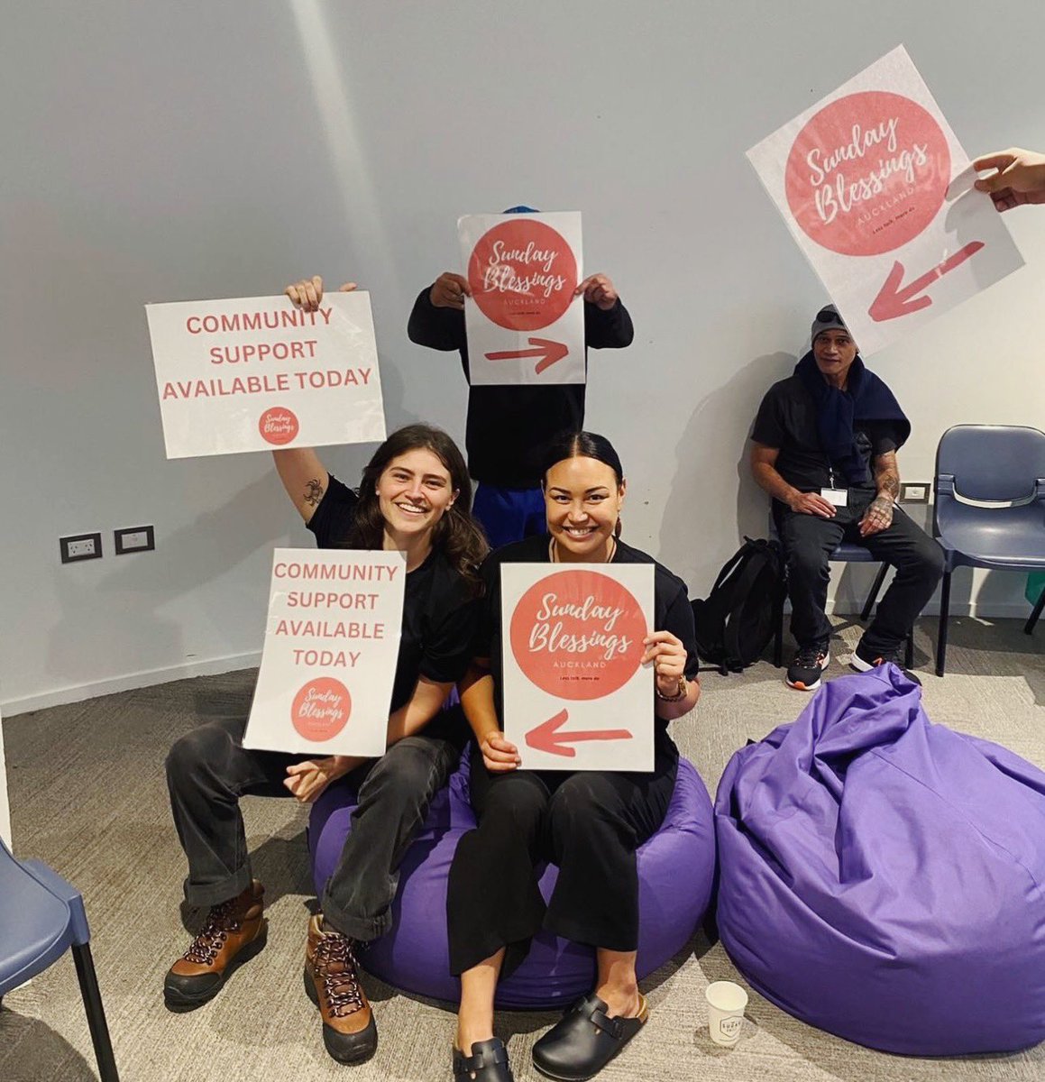 _chloeswarbrick's tweet image. ⚠️ Sunday Blessings’s legendary Dani will be at Ellen Melville Centre off High Street 10am-5pm today for anyone who needs urgent supplies. 

If you want to help or need it, here’s a non-exhaustive list of grassroots support across the city: thespinoff.co.nz/society/29-01-…