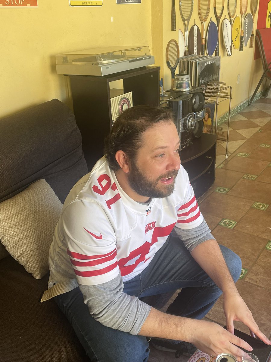 elsamolina10's tweet photo. Apoyando a 49ers  #NFLxFSMX https://t.co/n6mWAGlYZR