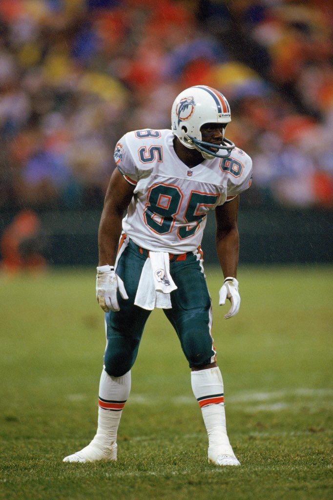 sith_jmo's tweet image. Es un guerrero del siglo pasado… siempre me llamo la atención su casco bastante retro… todo un crack. @MarkDuper