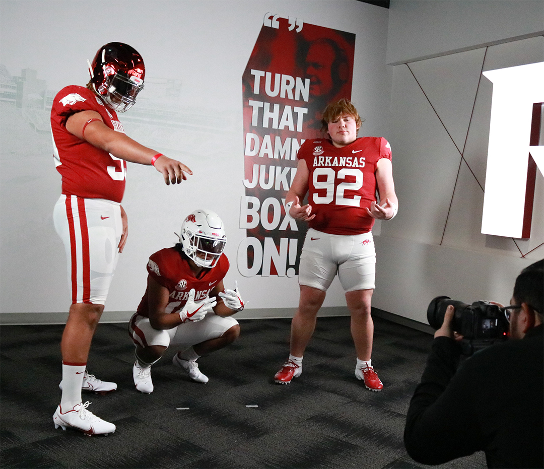 @TCAAddisonFB 25's @RazorbackFB 🤝
#RecruitTXPSFB #RecruitTCA @TCA_Addison @GregJohnston67 @HC_Hayes #FearNoMan