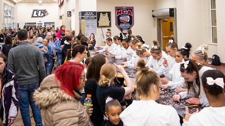 𝐀𝐋𝐋-𝐓𝐈𝐌𝐄 𝐀𝐓𝐓𝐄𝐍𝐃𝐀𝐍𝐂𝐄 𝐑𝐄𝐂𝐎𝐑𝐃! ✨ 
Thank YOU to all 𝟏,𝟓𝟐𝟔 of our closest friends. 
Let’s do it again next week! 
▪️Sunday. 1pm. Hyland Arena. #OneRoar