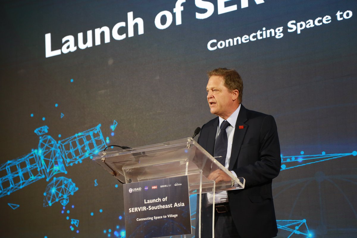 U.S. Ambassador to Thailand Robert F. Godec, ADPC Executive Director Hans Guttman, and  NASA’s Dr. Karen M. St. Germain launched SERVIR-Southeast Asia, an $11.2 million USAID-NASA-ADPC initiative to fight #ClimateChange.
