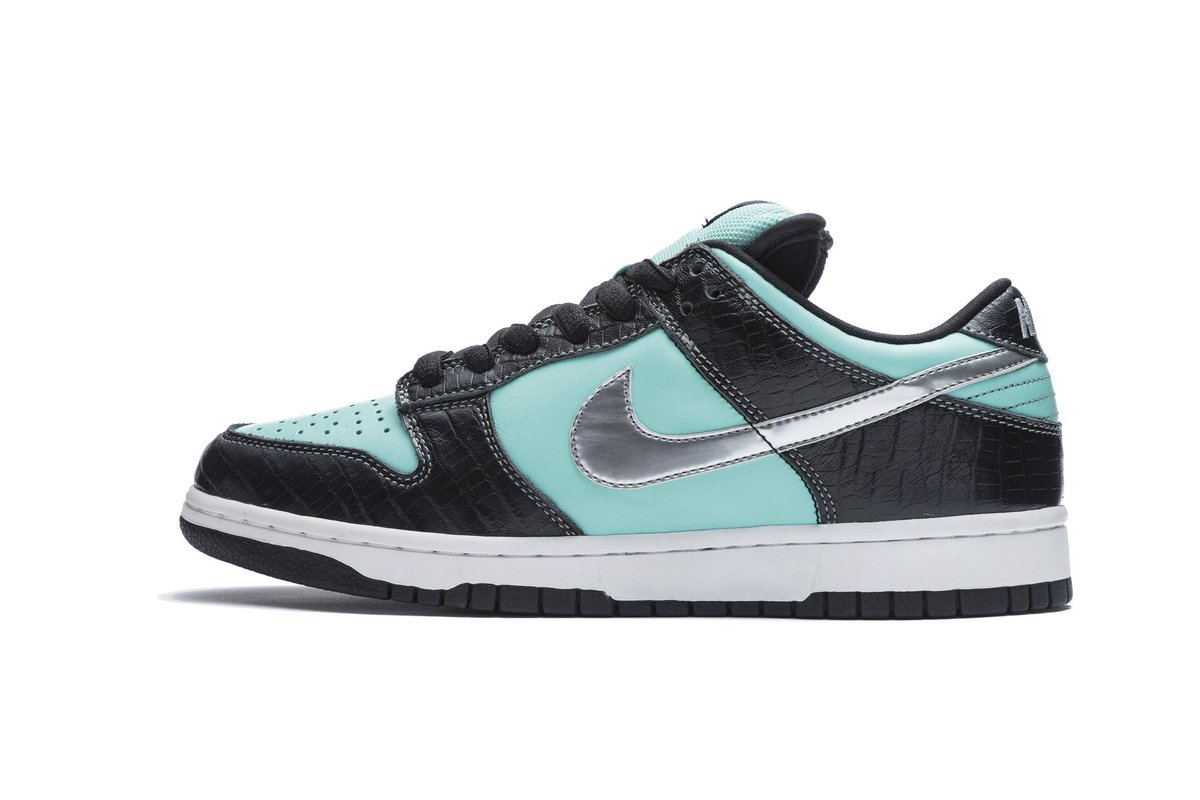 TheSiteSupply's tweet photo. Which Nike Tiffany you picking? https://t.co/ats1n5NlZJ