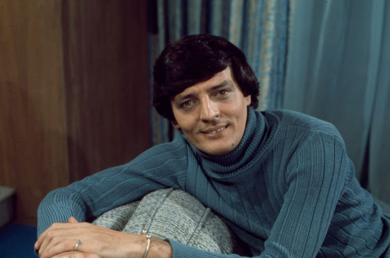 inquisiki's tweet photo. #michaelstroka #darkshadows #aristede https://t.co/uxqt8cJhlM