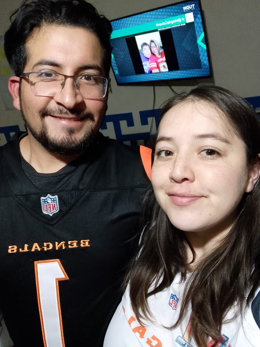 robertopereznav's tweet photo. #NFLPlayoffsEnTDN 🖤🧡 https://t.co/6cONFGkbqX
