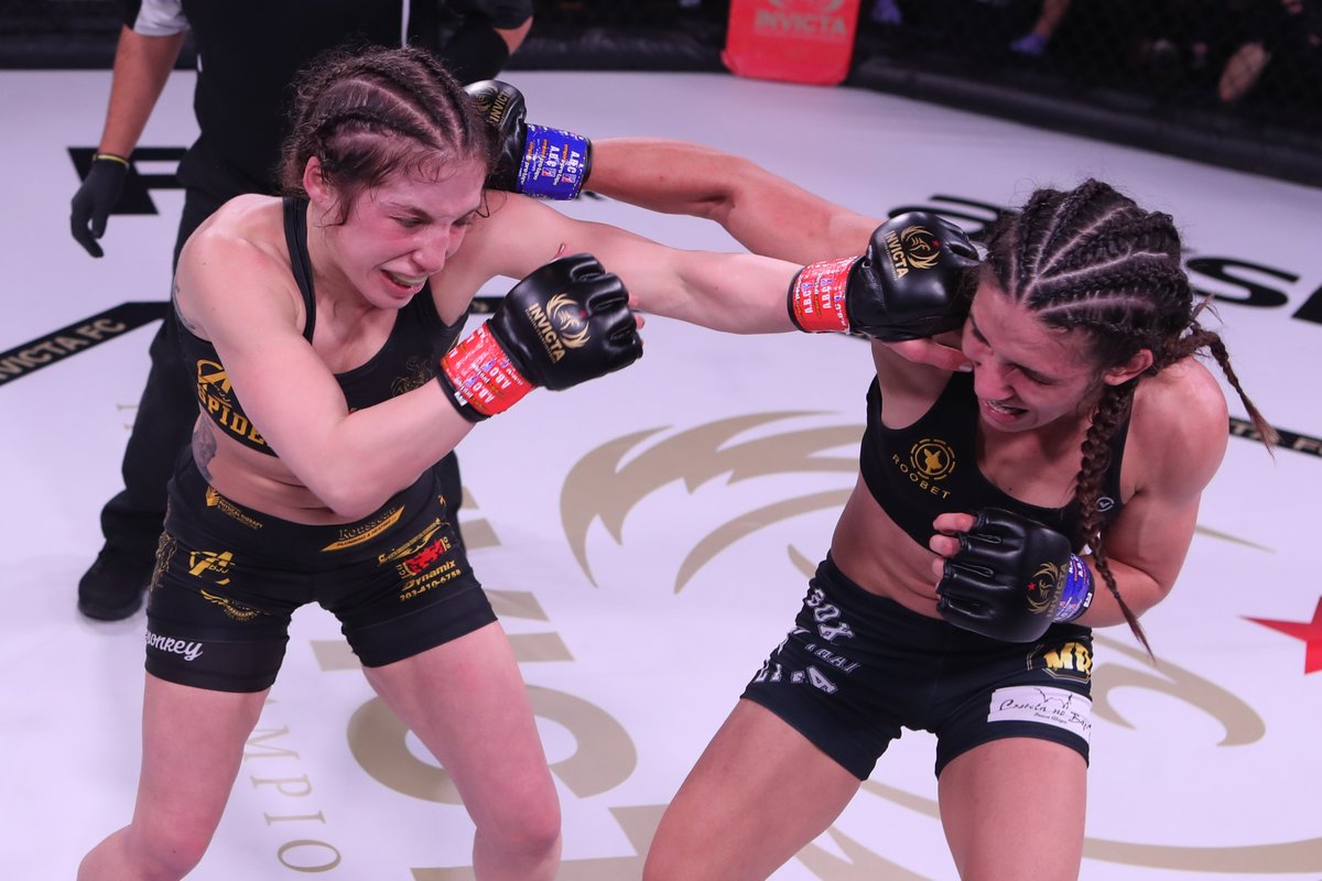 .<a href="/ferreiralilimma/">lili ferreira</a> and @SpiderMonkeyMMB exchanging bombs. #InvictaFC51