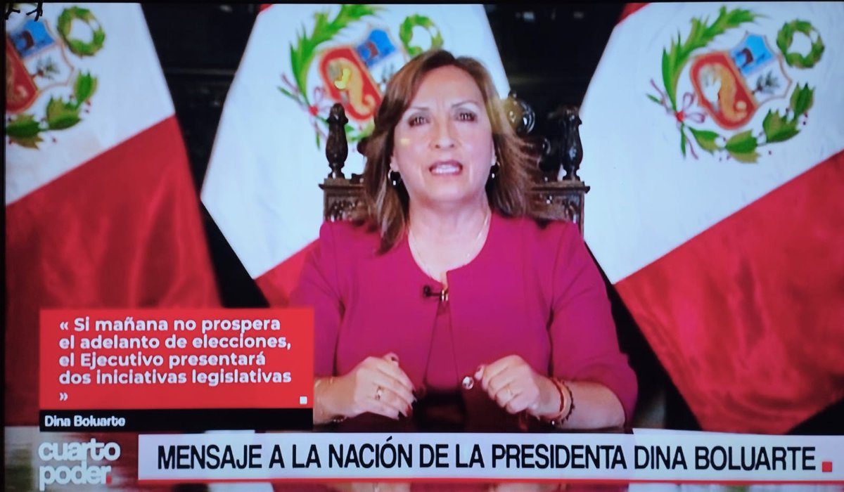 En lugar de plantear una salida política plantea una leguleyada: que la Comisión de Constitución del próximo congreso cambie la constitución: como si el cambio fuera técnico! NO, <a href="/DinaErcilia/">Dina Balearte</a> lo que están reclamando puneños, cusqueños, ayacuchanos, entre otros, es REPRESENTACIÓN!
