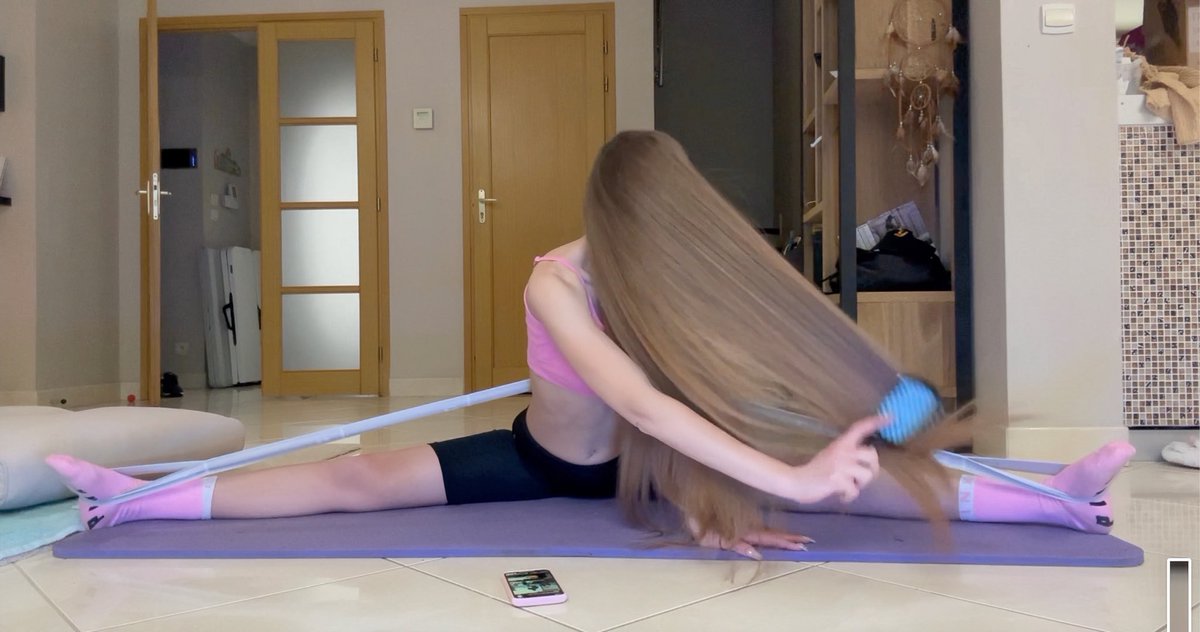 ArtKatana_yoga's tweet photo. My #yoga and #longhair 

https://t.co/u6mQDxESP8

 #yoga #yogagirl #leggingsaddict #yogagirl #yogagirls #flexible #flexibility #Stretch #StretchMeOut #Balance #split #middlesplit #acrobatic #gymgirls #cheerleader
#onlyfansvideo #Only18 #gymnastics #Rapunzel #hair #blonde https://t.co/zI5RDhbmXj
