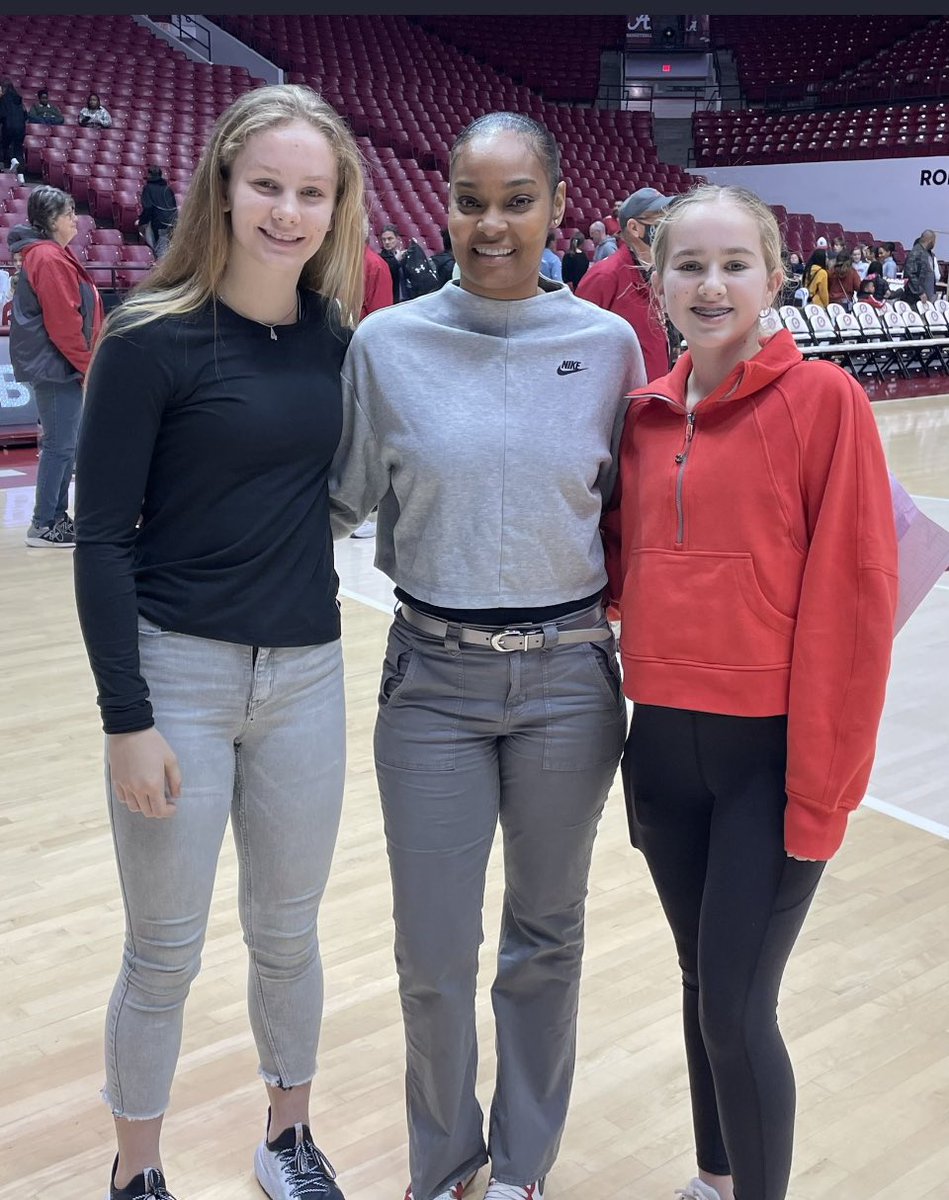 Belle Hill tweet media