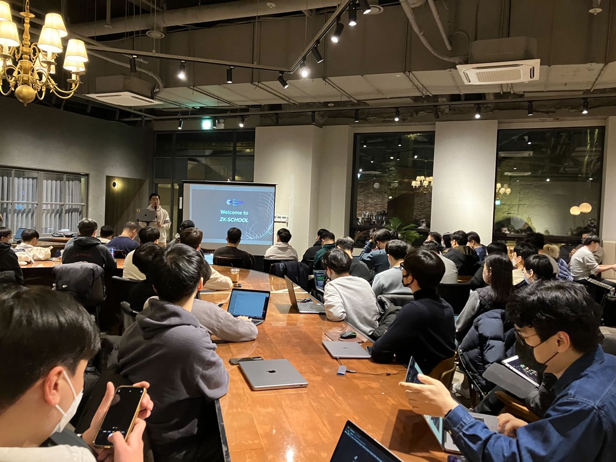 🎉120 people participated our orientation session for  ZK-School. Looking forward to the first session with 80 sign ups for ZK-School!😊 

Sponsored by <a href="/radius_xyz/">Radius</a> 
Meetup page : meetup.com/ko-KR/zero-kno…
YouTube : youtube.com/channel/UCsbq3…