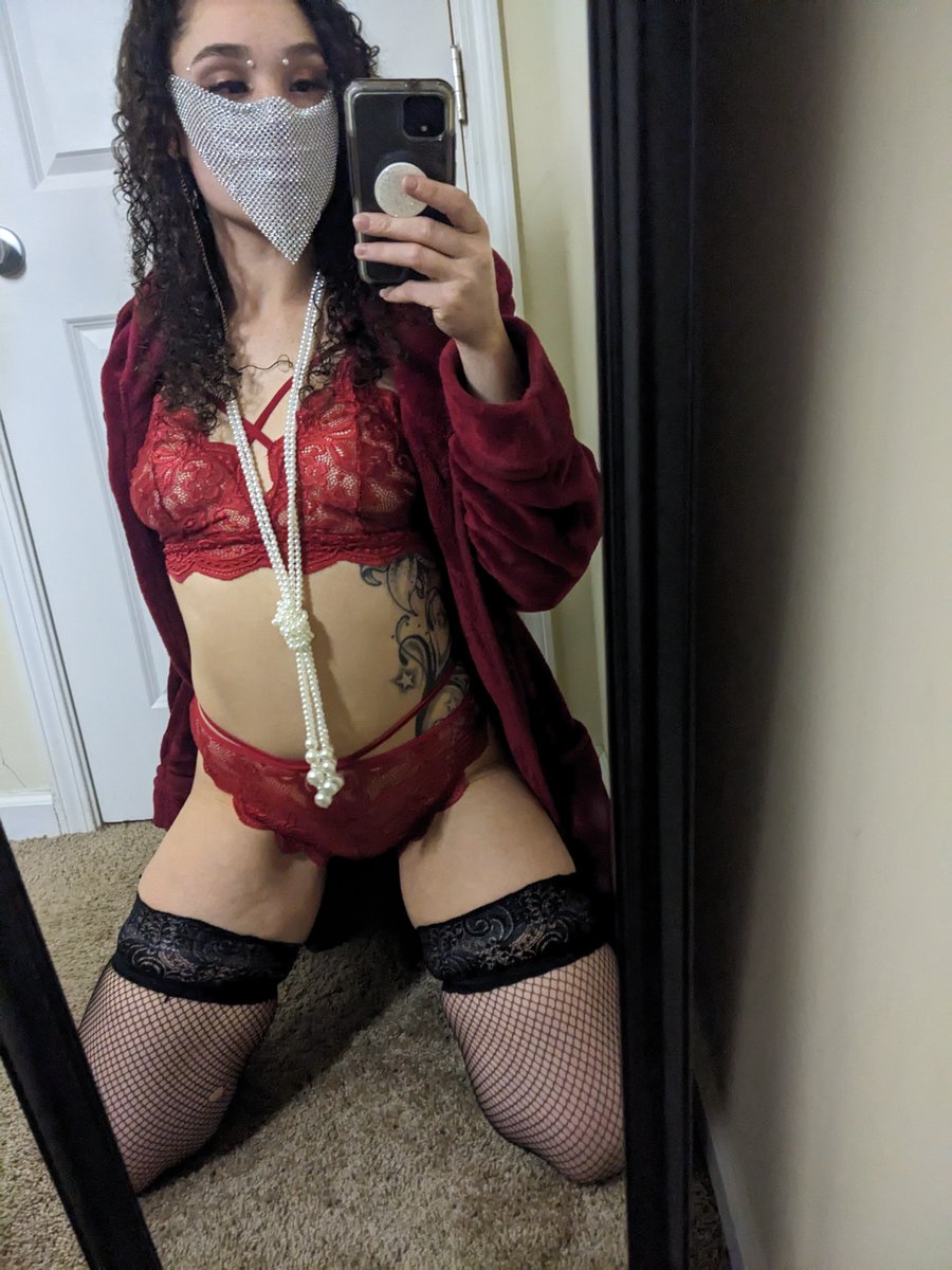 charlixandrite's tweet photo. i think i need more new outfits... or shoes? cant decide.. 
#feet #shoes #footfetish #highheels #lingerie #fansly #model #sexy #curlyhair #lingerie 
https://t.co/lR06yhYnCy https://t.co/lQFG8MndXC