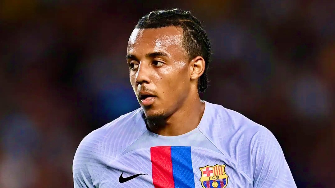 BlazquezFont's tweet photo. 🗣️Jules Koundé: “Cuando supe que el Barça me quería fichar, no tardé ni un minuto en aceptar. Estoy enamorado del club y del estilo de juego que tenemos con Xavi Hernández”. #FCBarcelona https://t.co/HuGzml6OVr