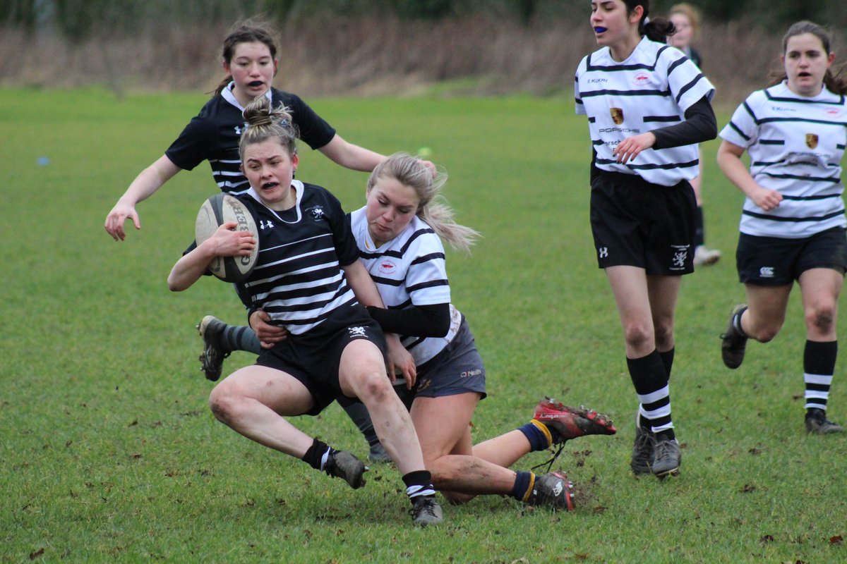RufcGirls's tweet photo. Our U18’s had a fabulous afternoon @HoppersGirlsRu1 with a pitch up and play.  The Girls were joined and coached by @SaleSharksWomen 

@mollyybrad &amp; @Imogenashleyx soaked up the coaching and mixed in with the local #rugbyfamily what a great opportunity 💙💛 #GirlsRugby https://t.co/nWinyoXpTA