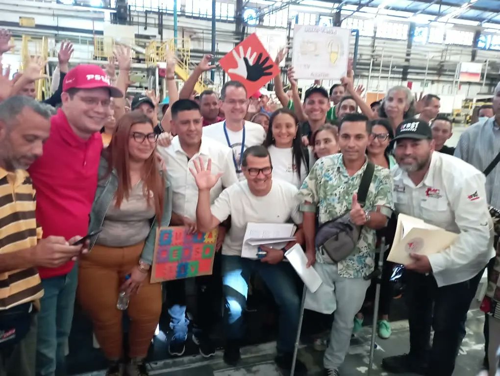 JosBricFUNTBCAC's tweet photo. 28Ene2023. La Clase Obrera Nacional construyendo y concientizando una visión transversal Productiva para la Defensa Integral de Venezuela 🇻🇪 acompañando el Parlamentarismo de calle con las 7 Líneas de Trabajo 2023
@NicolasMaduro 
@cbolivariana 
@FUNTTBCCAC_VZLA 
@miliciaobrera https://t.co/yhYXSCzwtx