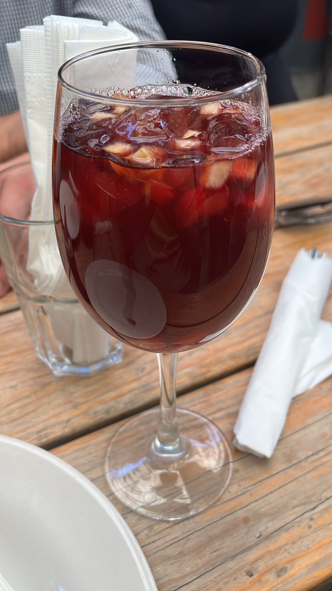 UteroBicorne's tweet photo. Clericot 🍷 para el alma https://t.co/EGe3CcoEBs