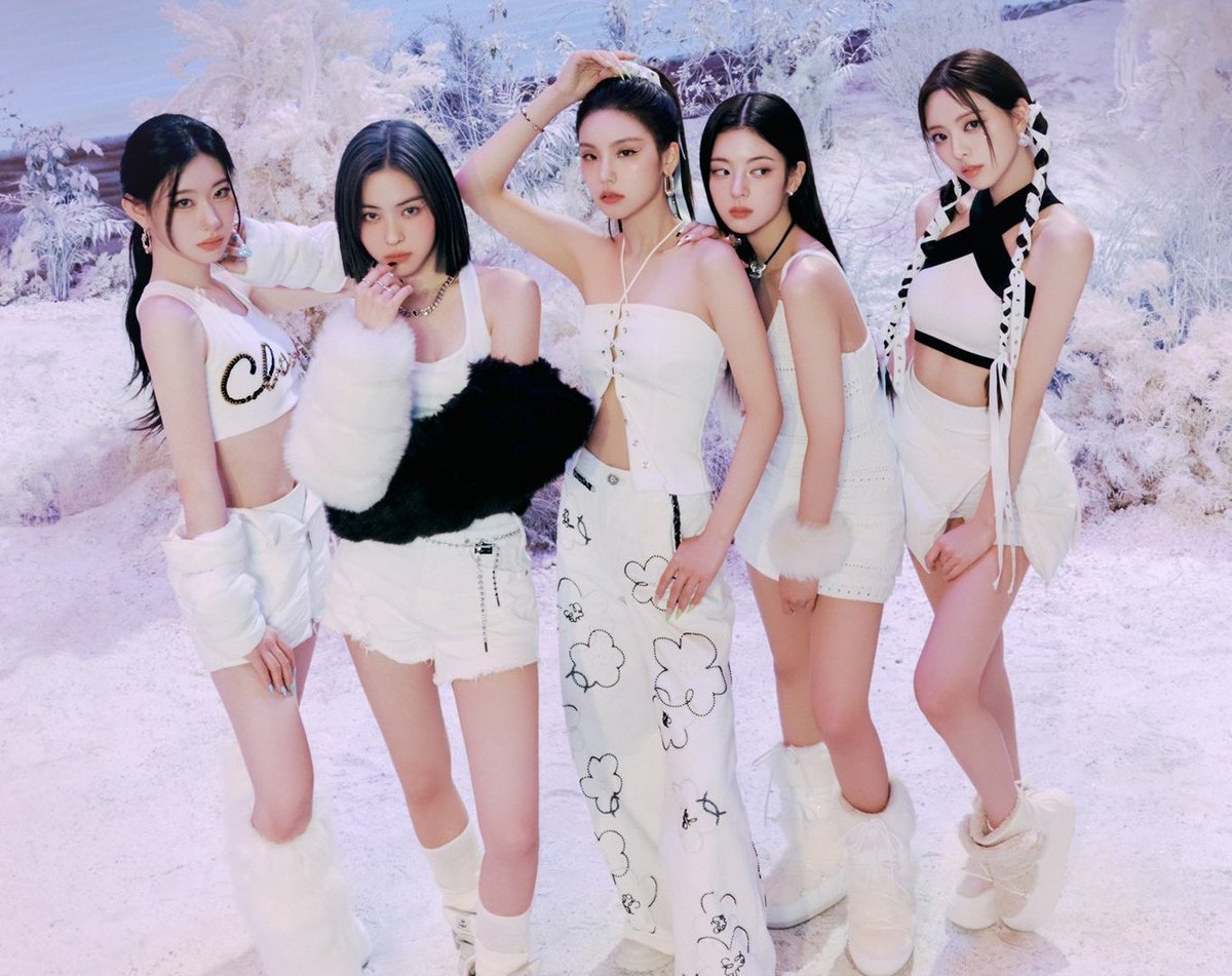 [AGENDA] 31/01: 📺[ITZY?ITZY!] EP120 👥 Evento de Fan Sign com a Withmuu 02/02: 📺ITZY IT’z🌐TOUR BOOK🌐 EP 6 04/02: 🏟️ ITZY THE 1ST WORLD TOUR <CHECKMATE> @ JAKARTA 07/02: 📺[ITZY?ITZY!] EP121
