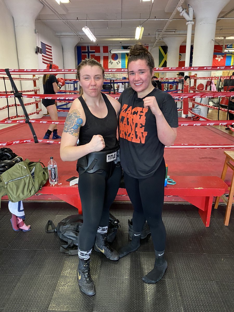 Savag3Tig3r's tweet photo. Quality Work 💣🥊
.
.
.
#UnderatedToUndisputed #Savage #TeamSavage #SamColonnaBoxing #Fighter #Tiger #FemaleBoxer #Boxer #Chicago #ChicagoBoxing #Boxeo #LBGTQ #Fitness #KeepItOrganic #FightCamp #BagWork #CBDLion #ChiTown #Boxers #Fitness
#TigerTraining #TeamWork #Sparring https://t.co/KUSuFLWaVG