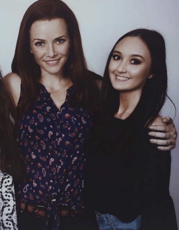 rest in peace annie wersching 💔 i met her back in 2016 and she was the sweetest, most kindest soul. i'm so devestated 🥺