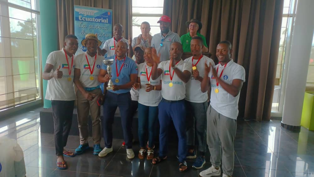 Feguigolf's tweet photo. @Feguigolf clausura la competición del Ryder Cup 2022 que patrocinaba #PROMEDIC y consistía en 2 equipos #Bioko y #Continente . El equipo Continente ganó a Bioko . #Feguigolf @GabrielObiang @EdgardMbela #coge https://t.co/kk34Q9hWFy