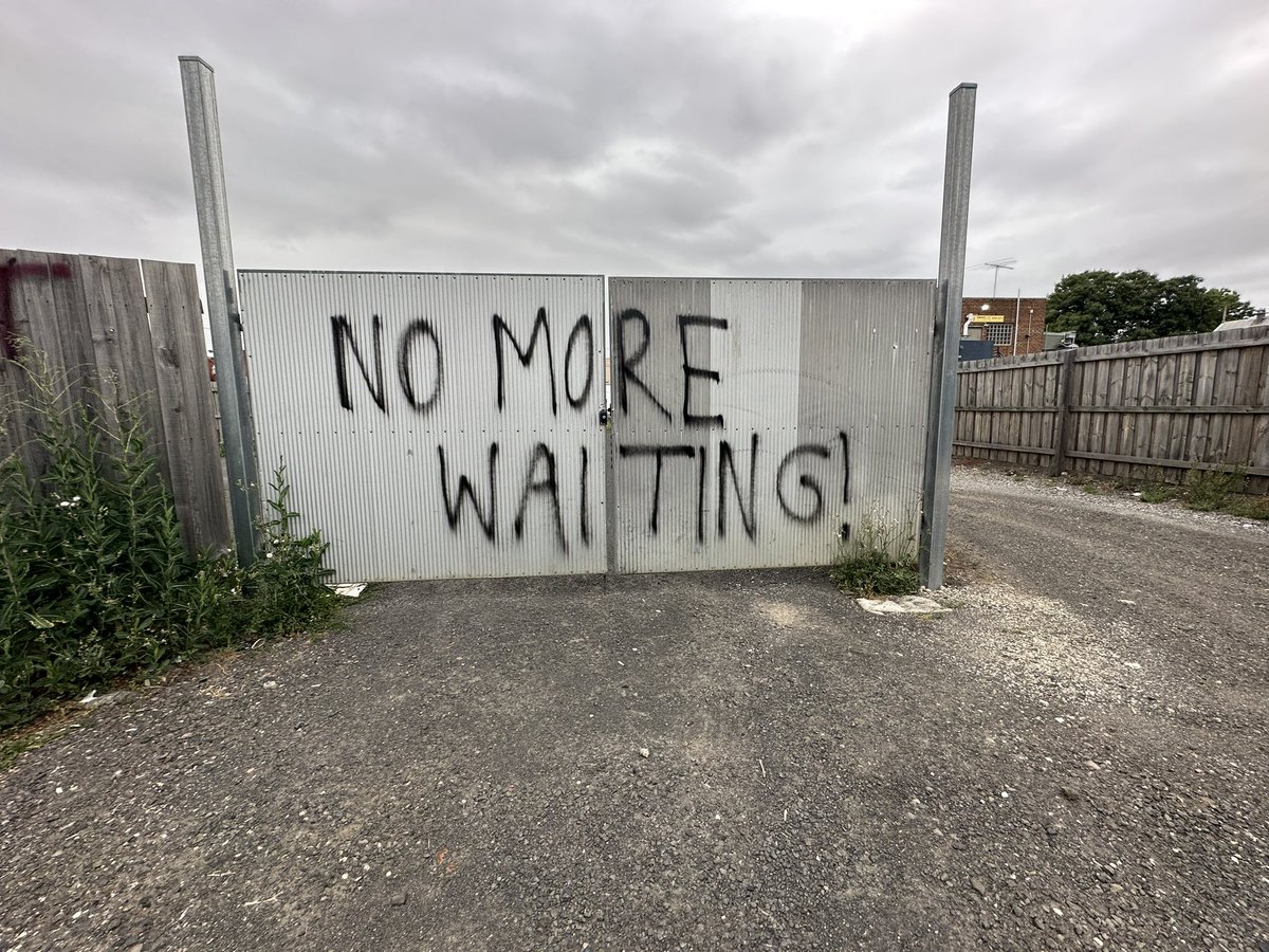 akaWACA's tweet photo. We are sick of waiting. Change your policy @andrewjgiles #EndDetention #PermanentProtectionNow #SameShitDifferentGovernment https://t.co/bSZUZXin9Q