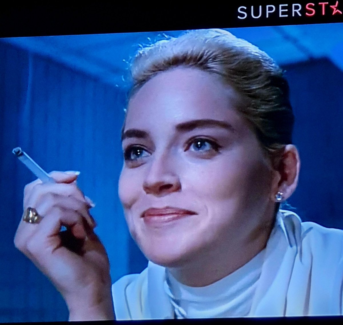 drakulka143's tweet image. Без силикони и ботокси, најсекси е 🥰
#BasicInstinct