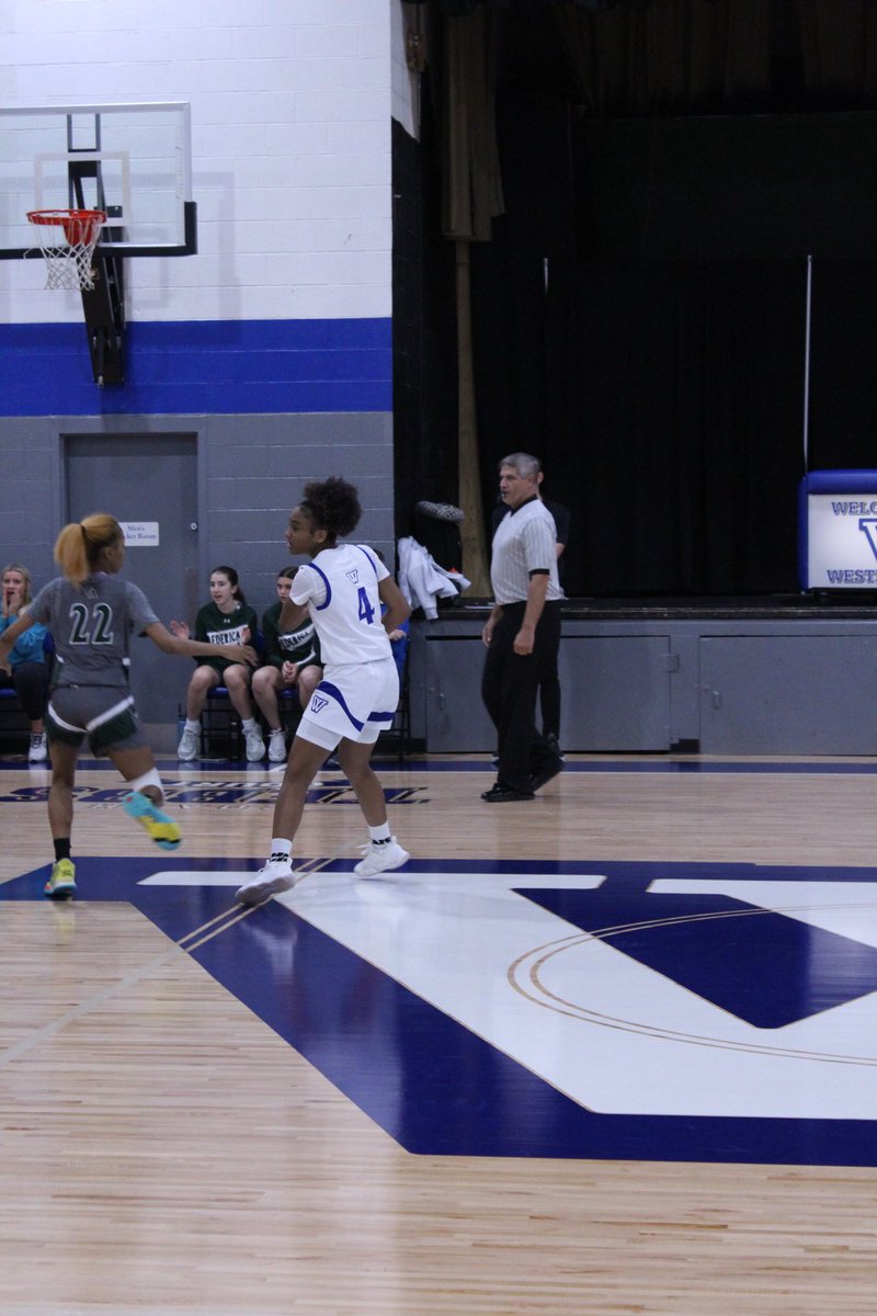 Fr G India Williams has been facing double teams and junk defenses all season and is still averaging 20ppg as a freshman. She ranks in the top 5 in the state in her class in ppg, apg, and spg! Her 438 points ranks 1st in the state as a freshman!