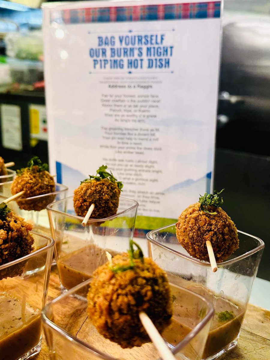 stephenbenn46's tweet image. Wee burns supper offshore tonight with some fine local produce on display and some fine wee recipes tried...you were right about the millionaire @Millers_Larder 😋