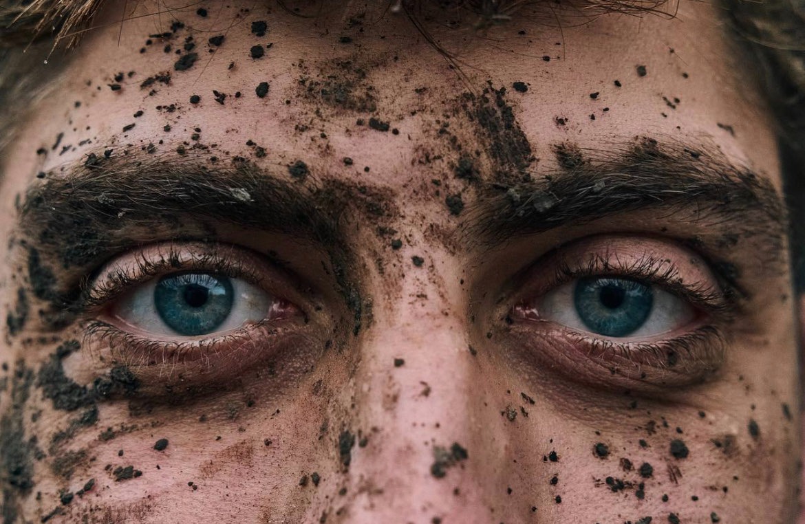 Every once in a while there is a man.
A man who stands up and doesn’t run.
A man who doesn’t hesitate to take a stand.
Sometimes there are thousands of them, millions of them.
Just one man.
That is all it takes.
📷 <a href="/Liberov/">LIBKOS</a>