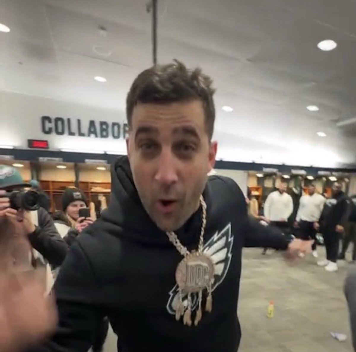 BarstoolPhilly's tweet photo. You vs. the guy she tells u not to worry about https://t.co/njFNFdYfGC