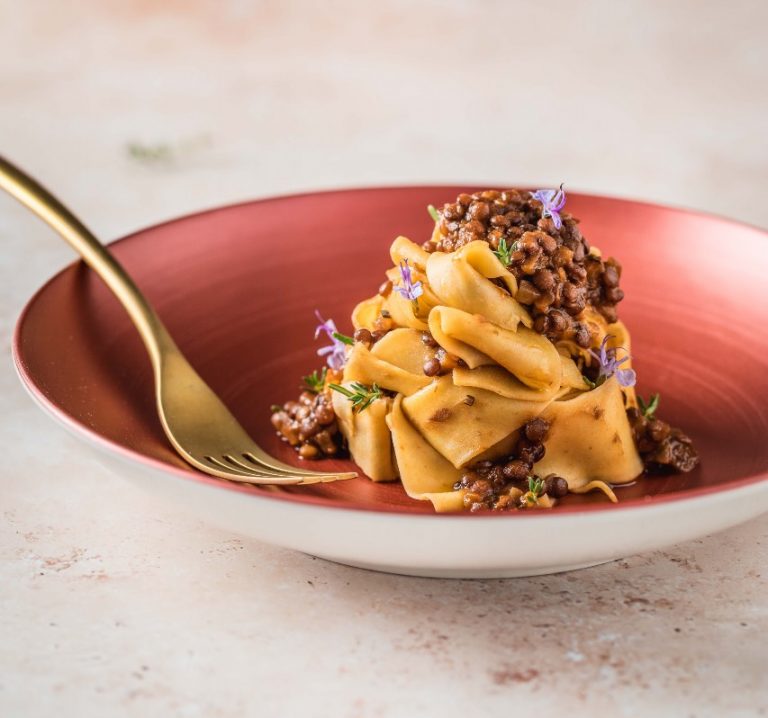 #Master di specializzazione
 in #Cucina #Wellness #vegetale #ecosostenibile e #gourmet per futuri #chef e #cuochi da inserire in #alberghi, #spa e #ristoranti con clientela attenta al #fitness e al #benessere 🏋️‍♂️ 🌱 👩‍🍳

#vegan #corsidicucina

➡️ Per info: academy.funnyveg.com/corsi/mastercu…