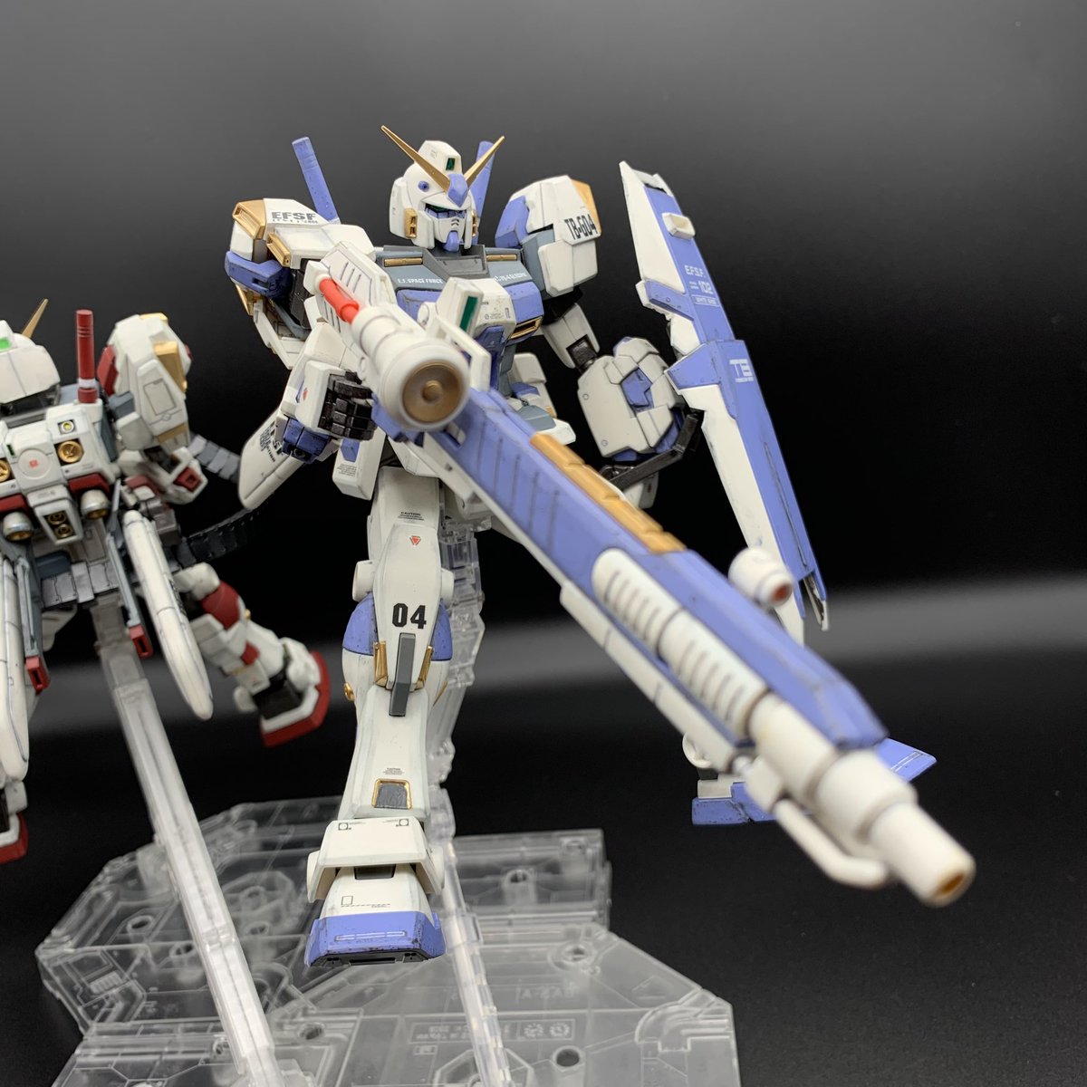 bal_cross's tweet photo. 2年ぐらい前に筆塗りで作った1/100 MGガンダム4号機と同5号機😌💦
#ガンダム4号機
#ガンダム5号機
#G04
#G05
#ガンプラ https://t.co/I7WYzOp4XY