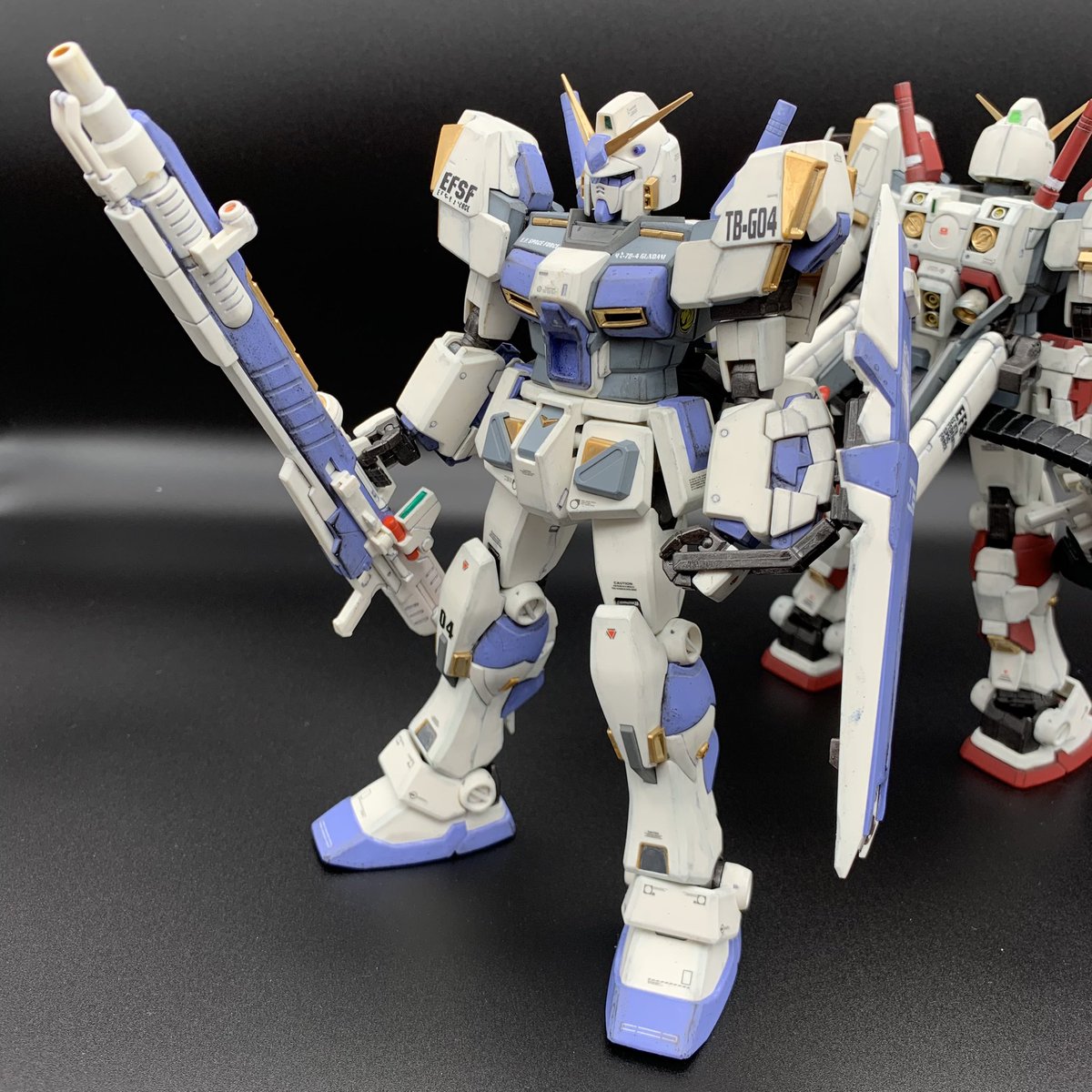 bal_cross's tweet photo. 2年ぐらい前に筆塗りで作った1/100 MGガンダム4号機と同5号機😌💦
#ガンダム4号機
#ガンダム5号機
#G04
#G05
#ガンプラ https://t.co/I7WYzOp4XY