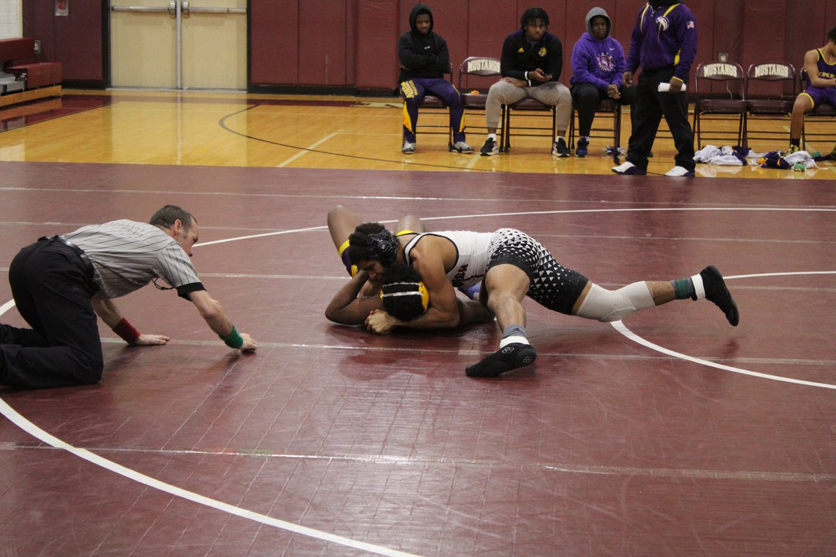 Landkingdom49's tweet photo. Senior night was a blast #wrestlinglife #winner #seniornight https://t.co/TJVoNOP6U7