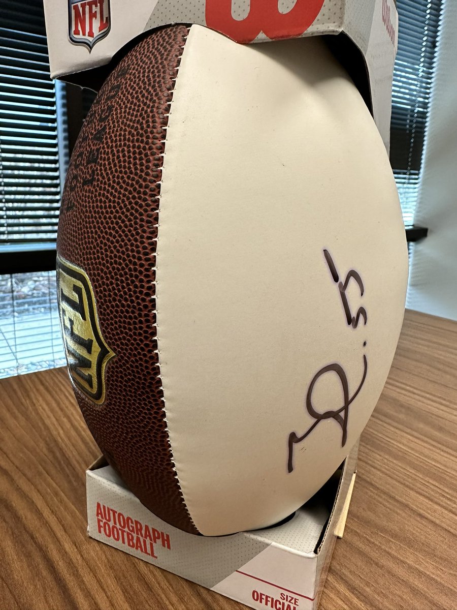 Tickets For Less (@ticketsforless) on Twitter photo Alright, #ChiefsKingdom let’s do a giveaway!
For every <a href="/TheRealFrankC_/">Frank Clark</a> sack in tonight’s #AFCChampionship game, we’ll give away a signed Frank Clark football!
All you have to do is:
1. Follow <a href="/TicketsForLess/">Tickets For Less</a>
2. Retweet this tweet Alright, #ChiefsKingdom let’s do a giveaway!
For every <a href="/TheRealFrankC_/">Frank Clark</a> sack in tonight’s #AFCChampionship game, we’ll give away a signed Frank Clark football!
All you have to do is:
1. Follow <a href="/TicketsForLess/">Tickets For Less</a>
2. Retweet this tweet