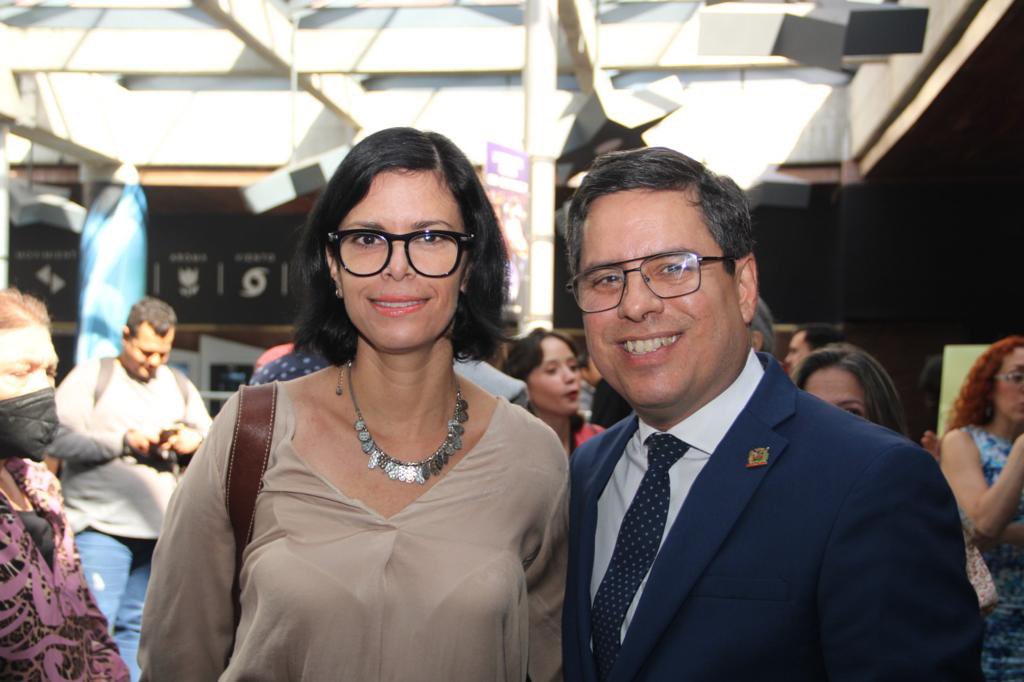 La Sesión Especial de entrega del Premio Municipal de Cine de Chacao  contó con la presencia de artistas como María Cristina Lozada, Flavia Gleske, Rolando Padilla, el maestro Román Chalbaud, Mario Nazoa, Claudia Lepage, además de otras personalidades del mundo del cine,