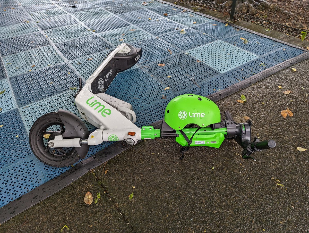 Lime in New Zealand includes a helmet with rental. Scooter also looks way nicer than the ones in #AustinTx.