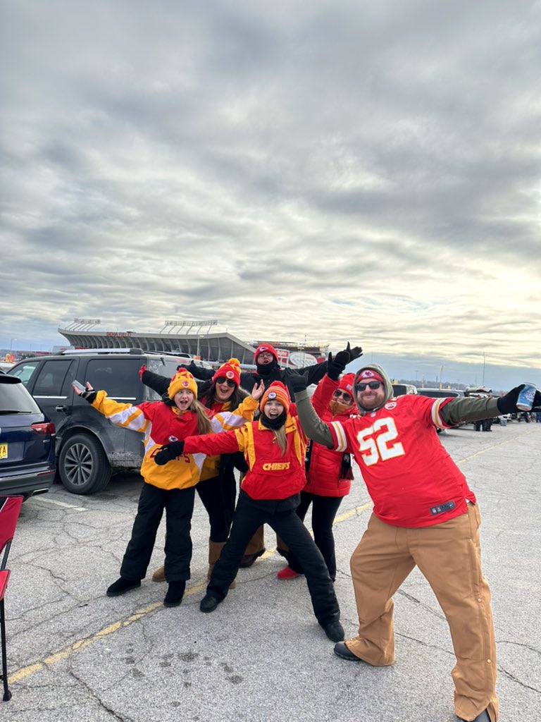 nic050588's tweet photo. #ChiefsKingdom https://t.co/2oGhEbepLH