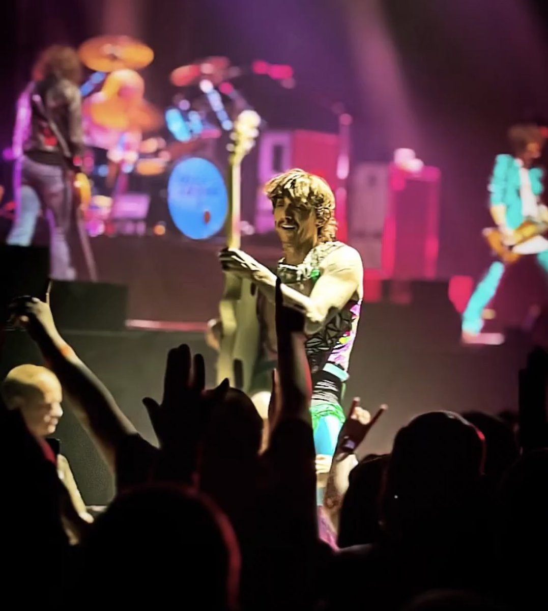thedarkness's tweet photo. Liverpool! We did it, we blew the fookin’ roof off the arena tonight and quite literally set the place on fire! You witnessed the true power of rock &amp; roll. We LOVED it. Thanks for an amazing night, and rockin’ out with us.

Glasgow tomorrow! https://t.co/ebCulARRE6
