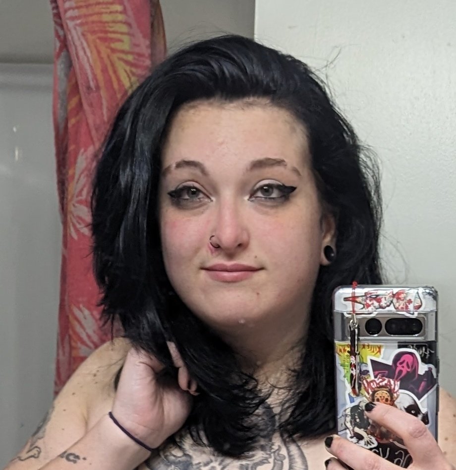 AliceSnow95's tweet photo. Let me be the crying emo girl of your dreams

https://t.co/CHka50I2xY

#onlyfans #onlyfansbabe #manic #Autistic #itsTheMentalIllness #paymyrent #please #fearwomen #onlyfansnewbie https://t.co/6kc8nQcGpI