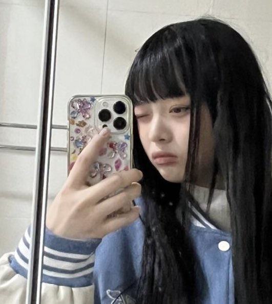 hanni &amp; chaewon and their vocals ; a thread.