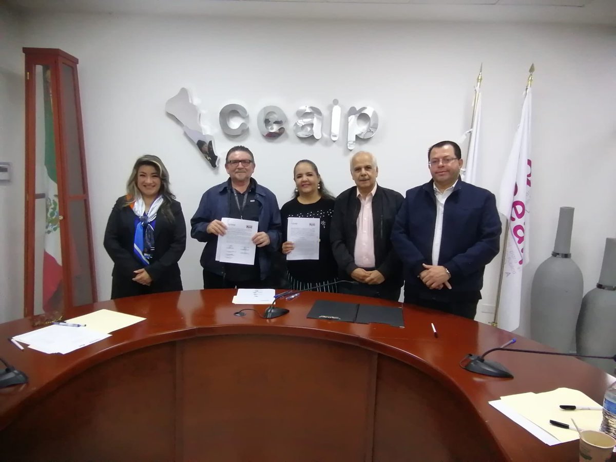 AsociacionJunio's tweet image. Firmamos convenio de colaboración con la @ceaip_sinaloa . porque “Nos interesa capacitarnos más, por el bien de los y las periodistas y de la ciudadanía que aspira y tiene derecho a estar  mas y mejor informada.” #Ceaip, #Periodistas