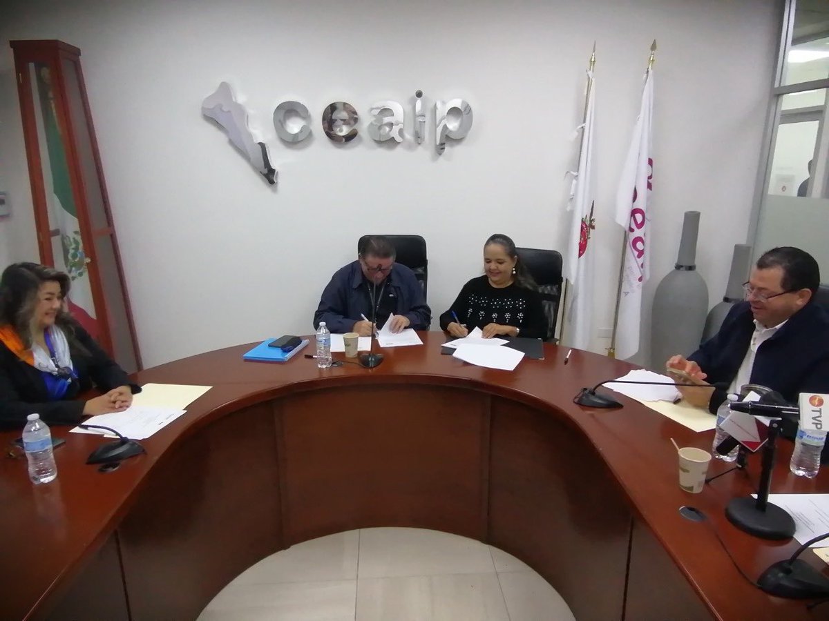 AsociacionJunio's tweet image. Firmamos convenio de colaboración con la @ceaip_sinaloa . porque “Nos interesa capacitarnos más, por el bien de los y las periodistas y de la ciudadanía que aspira y tiene derecho a estar  mas y mejor informada.” #Ceaip, #Periodistas