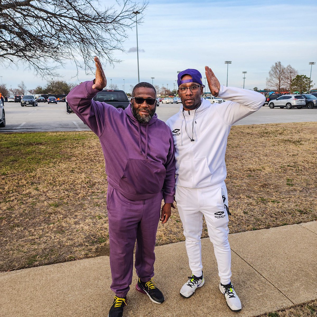 4thQtMentality's tweet image. 📍Dallas, TX
L-E-G-A-C-Y
#TwoThousand 
#OhFo
🔥🔥🔥🔥
#ΩΨΦ