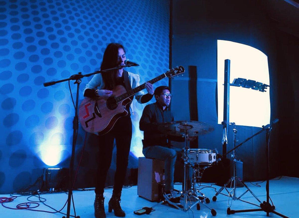 Thaliszmente's tweet photo. Recuerdo desbloqueado🤯 : cuando fui por patrocinada por BOSE México. ❤️ Se vienen nuevas brands collabs ✨🔥 https://t.co/kVm6s6u2qS