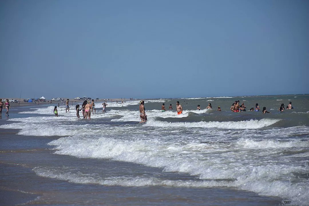 TurismoSanca's tweet photo. El clima jugó a favor el último fin de semana de enero. 
.
.
.
#BalnearioSanCayetano #verano #temporada2023 #postales #sol #playa #sancayetano https://t.co/NeFKmoupws