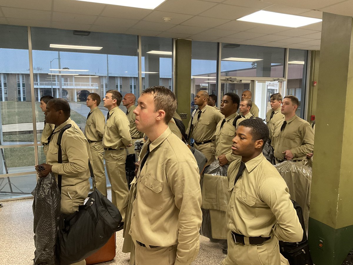 MSHwyPatrol's tweet photo. The Mississippi Highway Patrol would like to welcome the men and women of Cadet Class 67. We wish you good luck and a successful journey. #CadetClass67 #PursuetheCall https://t.co/S6buSwFBSk
