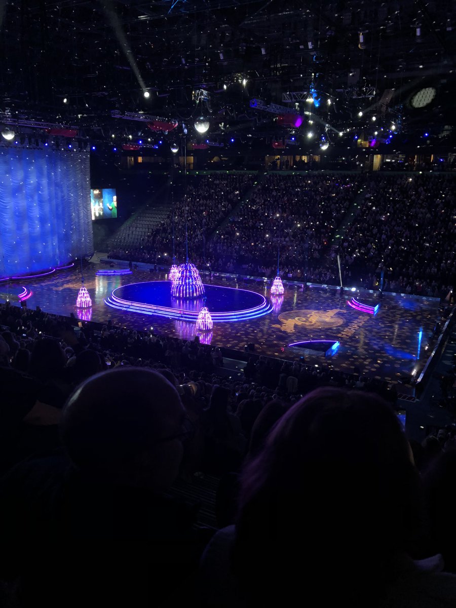 Laura Szyszlo tweet media