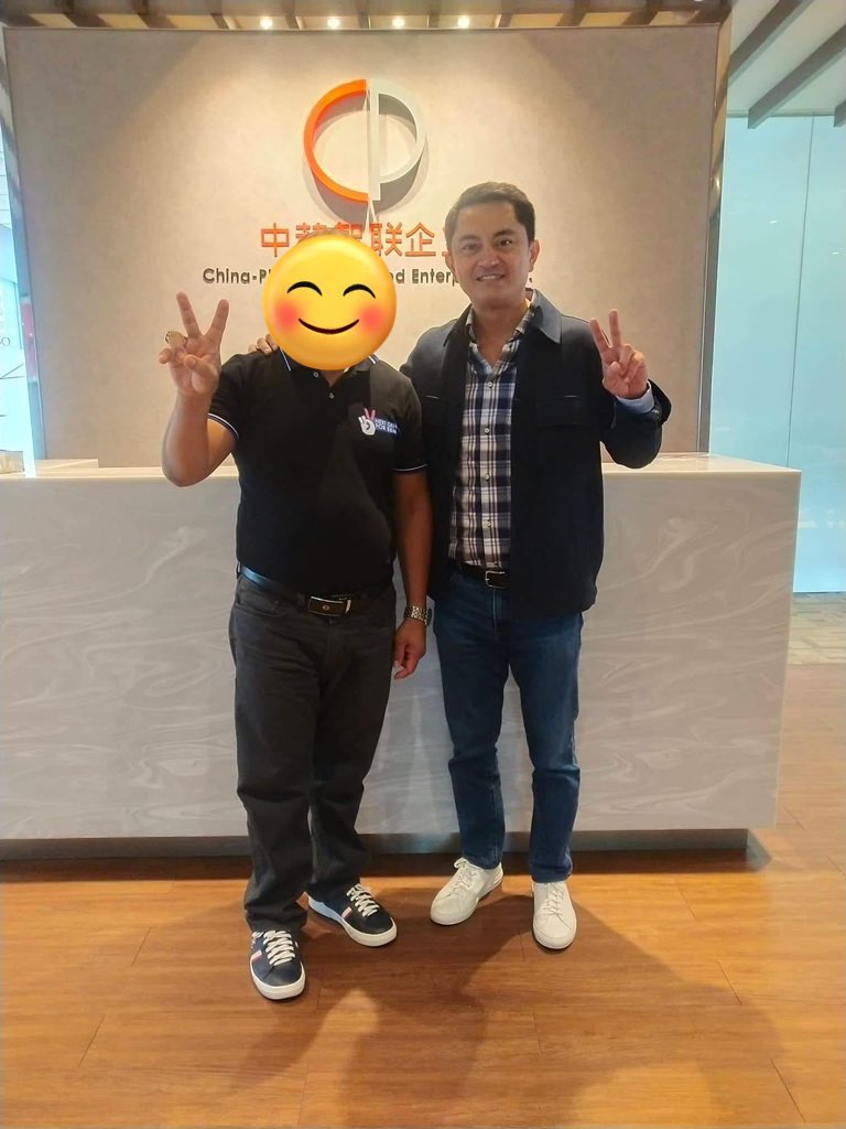 equalsign123's tweet photo. Are Michael Ma (alleged smuggler of sugar, onions, etc.) and Martin Araneta (brother of First Lady Liza Marcos) business partners? 

Looks like this is Martin Araneta’s office as well. 🙊 https://t.co/gQlbRDvNNT