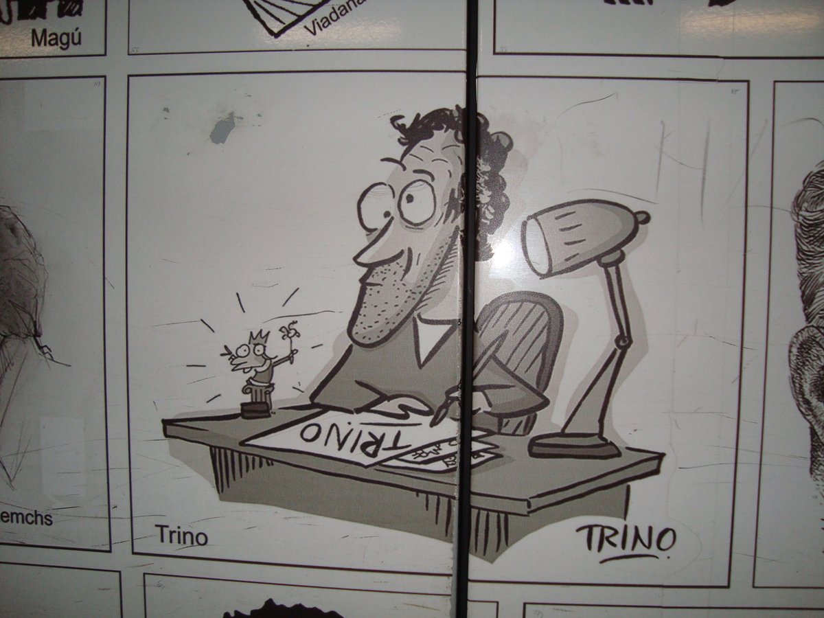 celestesempro's tweet photo. Felicidades a @trinomonero porque recibió el el premio La Catrina en la FIL Guadalajara 🥳👏 Un abrazo. Y miren lo que me encontré, en un pasaje del Metro de la Línea 12 CDMX: https://t.co/wXKCHctYb7