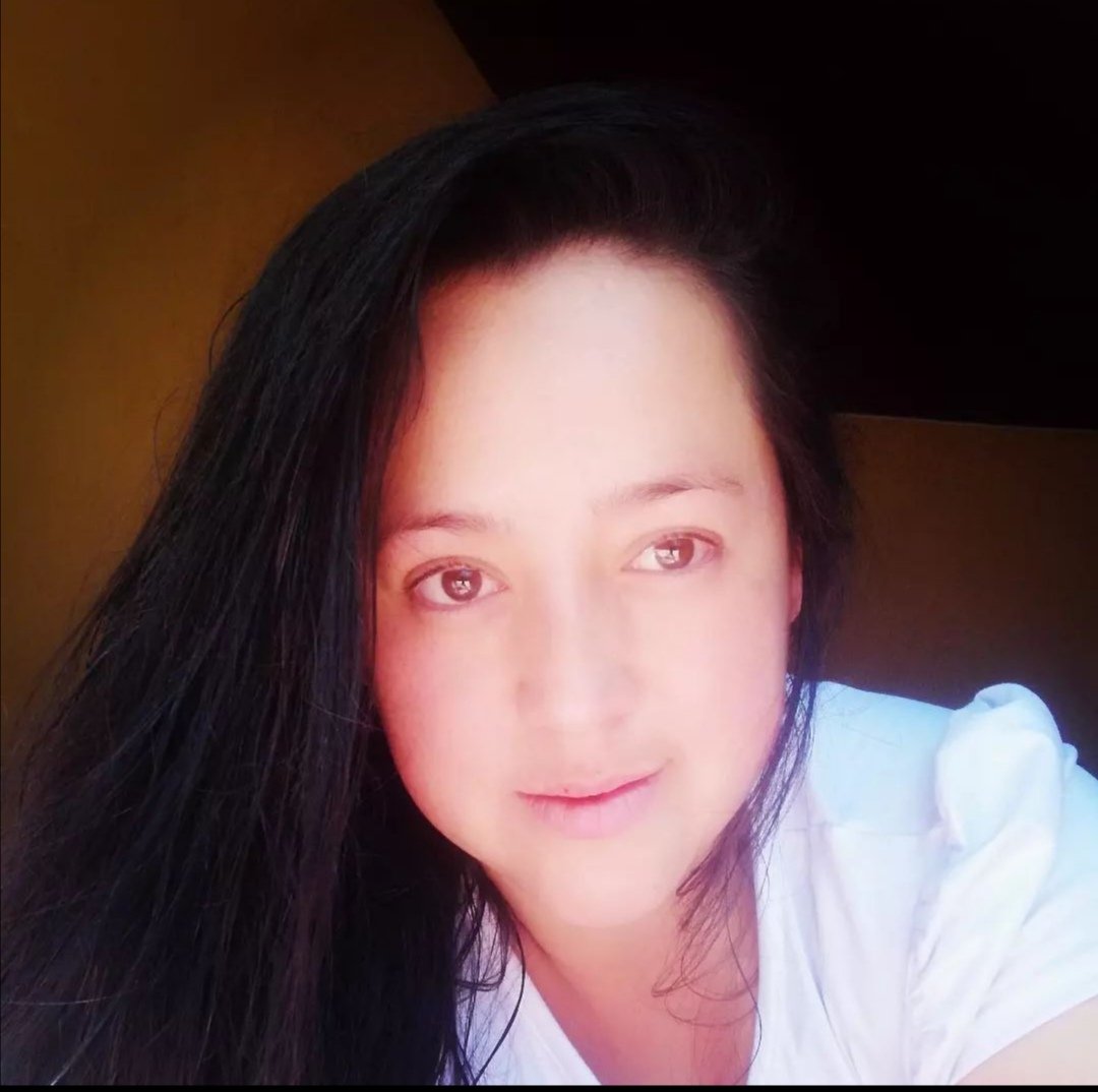 TatiSepulveda's tweet photo. Cuando las flores nuevamente crezcan, sentirás que el corazón late con más fuerza. Es ahí cuándo nuevamente empiezas a confiar. 🖤🖤#Vamosdeapoquito https://t.co/BCDFLxATdN